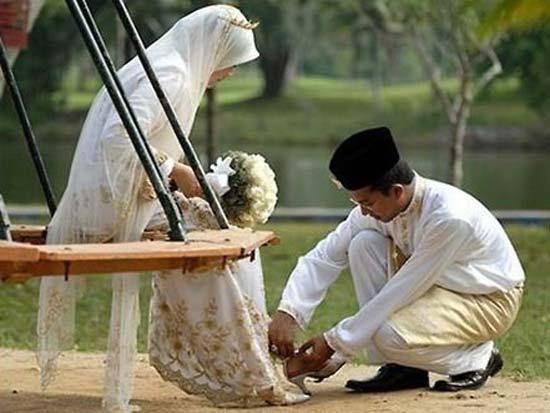 suami istri membaca al quran