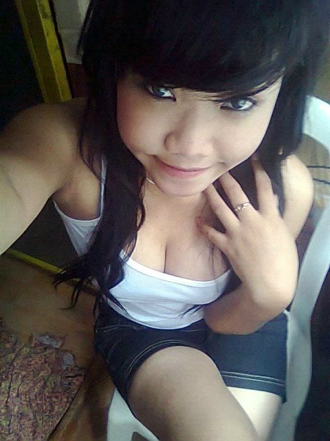 cewek tidur telanjang