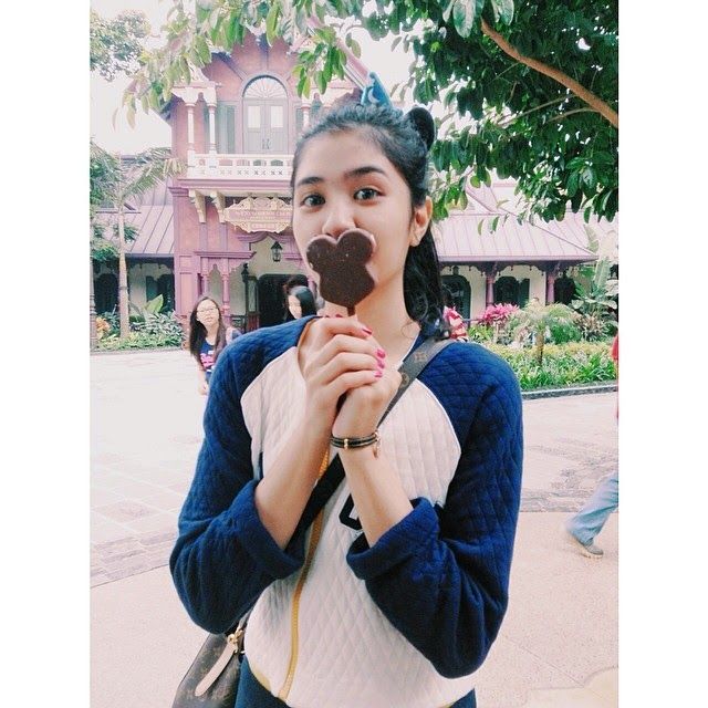 cewek muncrat