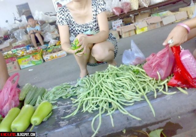 gambar wanita hamil pakai baju ketat