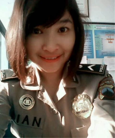 gadis bugil