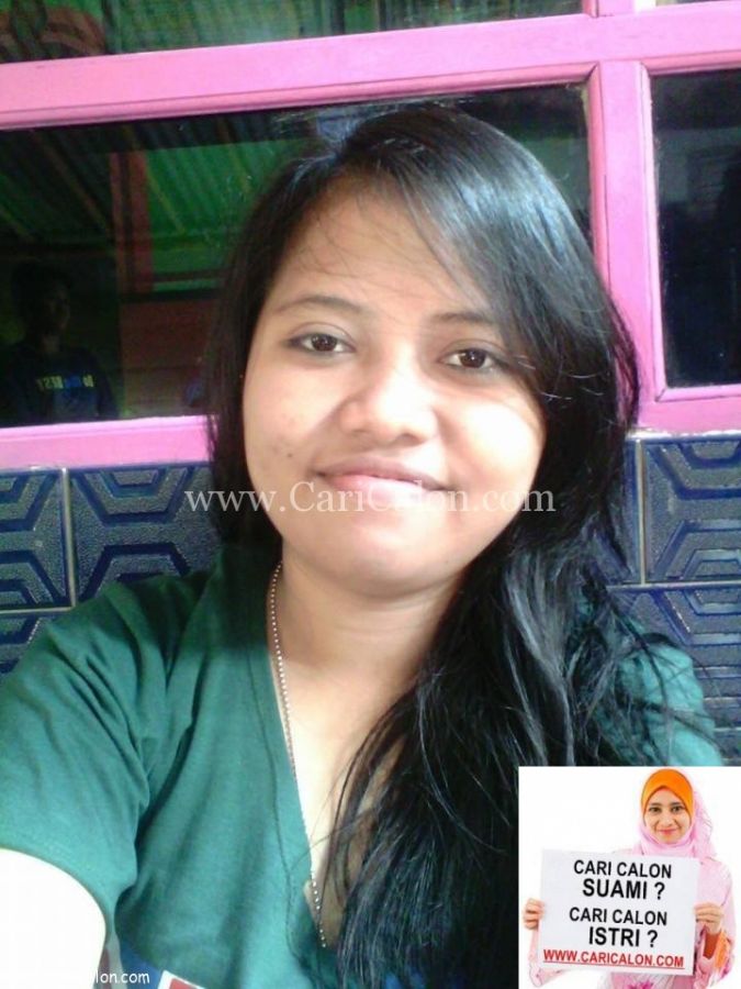 laki laki di cium cewek tetek