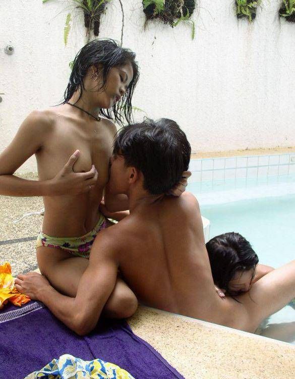 mandi bugil