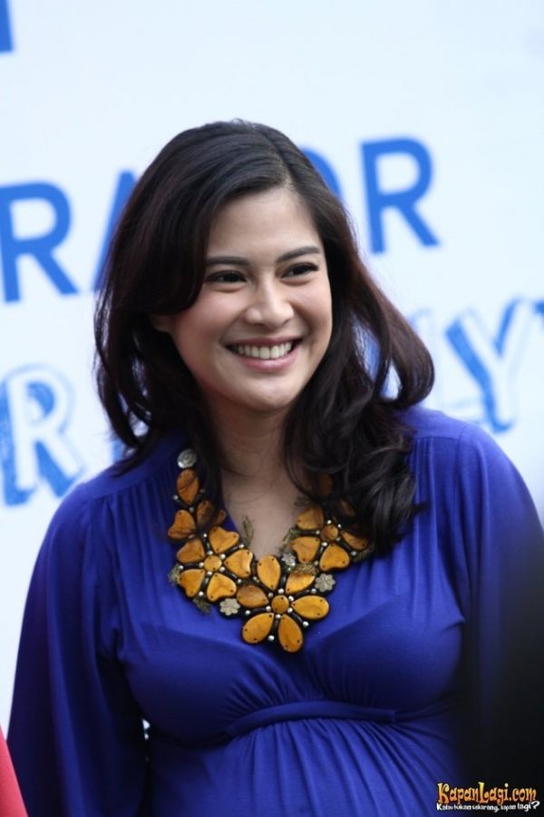 luna maya bugil