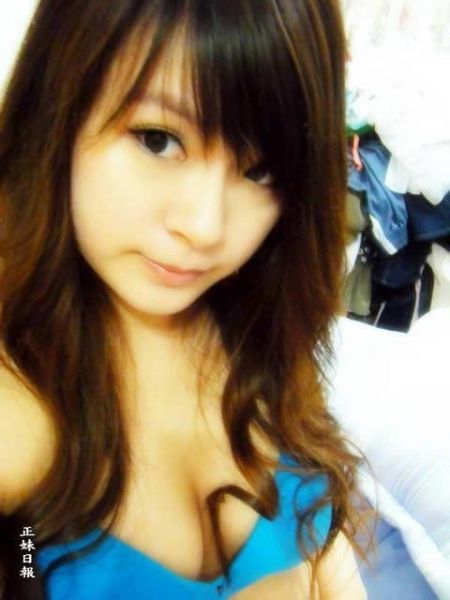 gambar memek berdarah