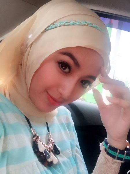 sandra dewi bugil