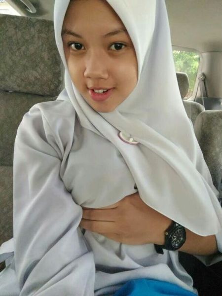 gadis ngemut kontol