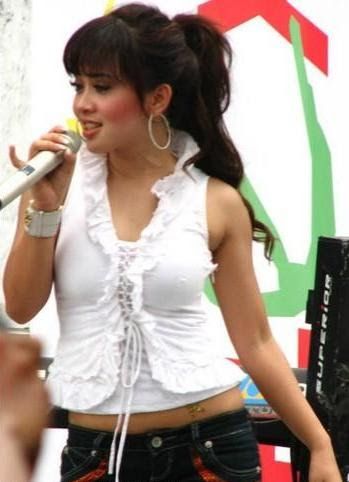 syahrini artis cantik indonesia