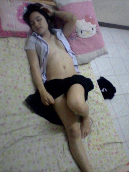 celana dalam artis