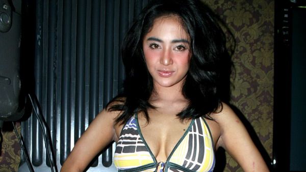 dewi persik gambar lucah