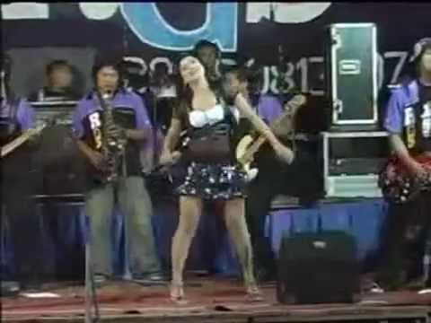 artis dangdut semok