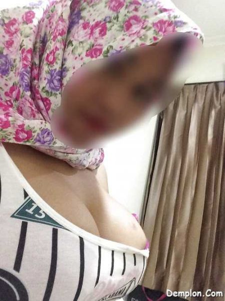 memek tembem istri