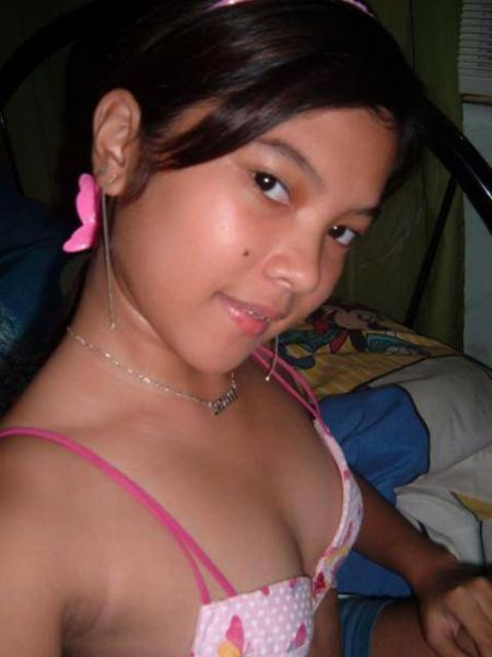 liat celana dalam artis indonesia