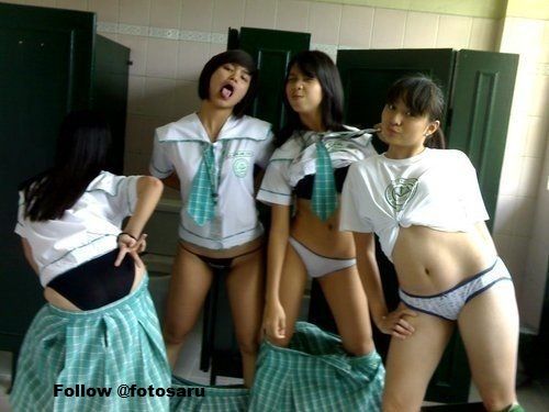 gambar bugil siswi sma