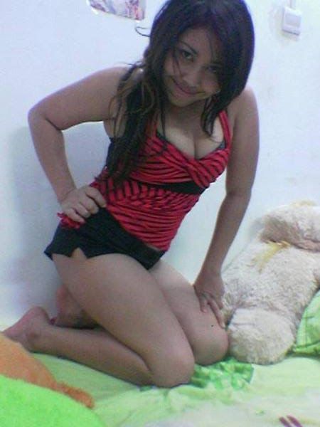 syahrini cowok sama