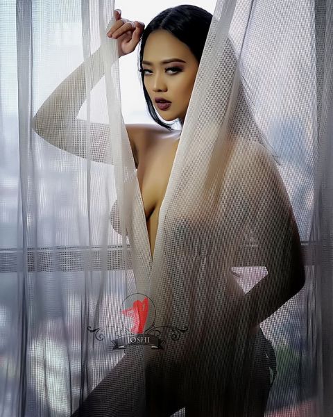 model cina bugil