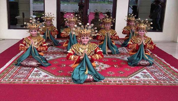gambar perempuan melayu tradisional