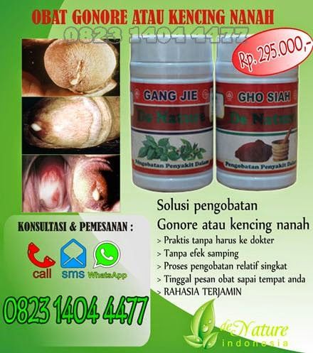 laki laki berjerawat