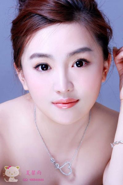 model wanita cantik indonesia