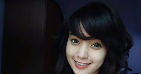 foto wanita cantik ber jilbab