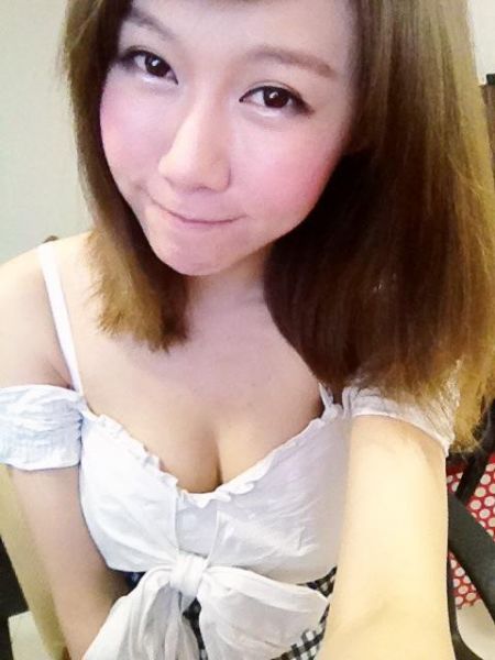 cewek ngemut kontol