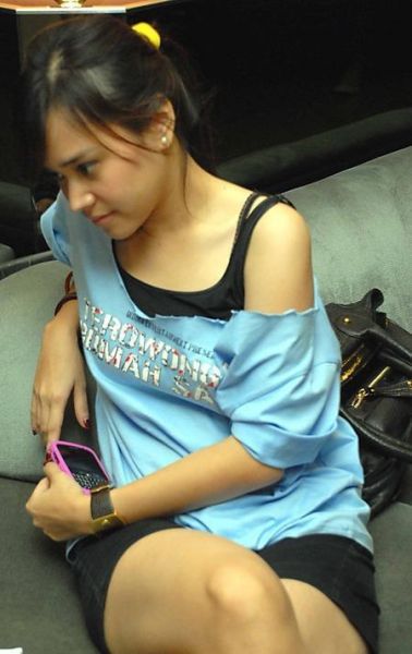 cukur bulu memek
