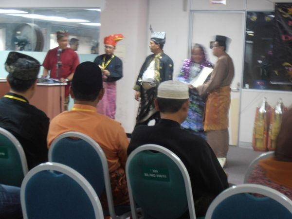 janda muda bugil