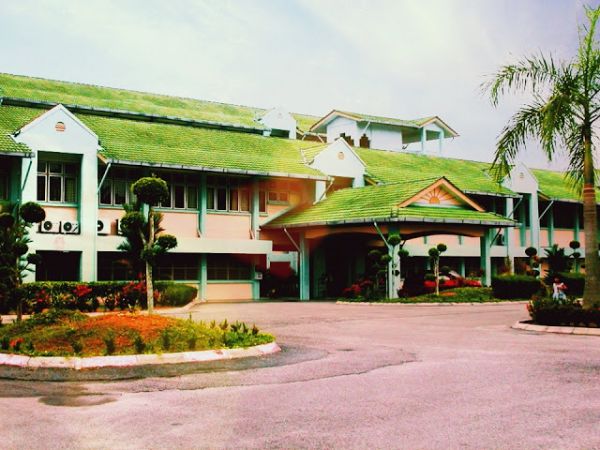 pepek perempuan