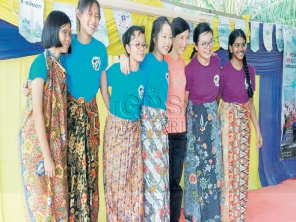pepek tante tebal