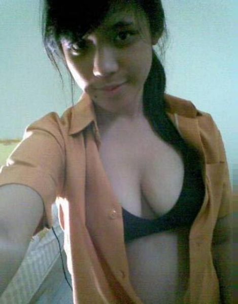 stw bugil pamer meki