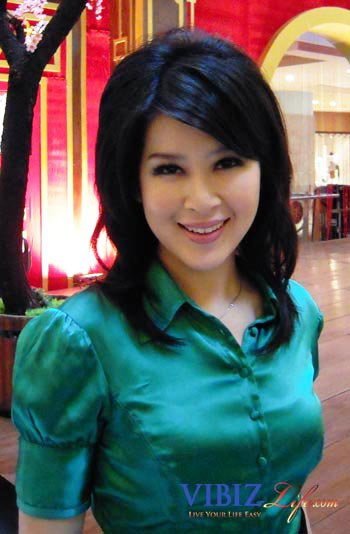 mw lihat memek artis