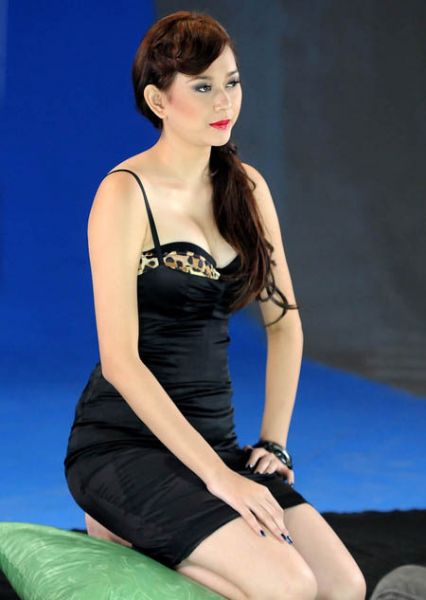 aura kasih bugil show