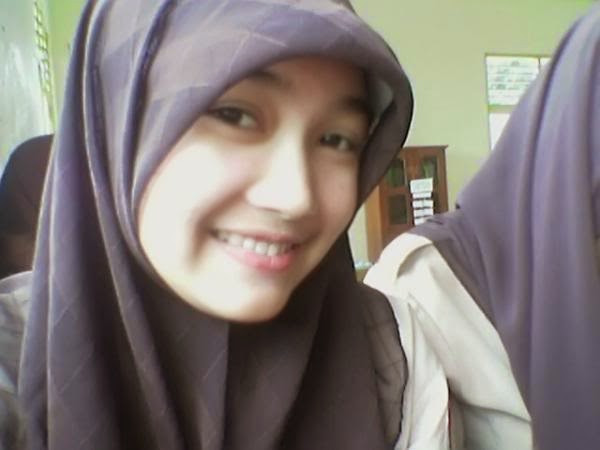 gadis cantik montok bugil