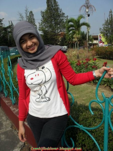 jilbab jeans ketat