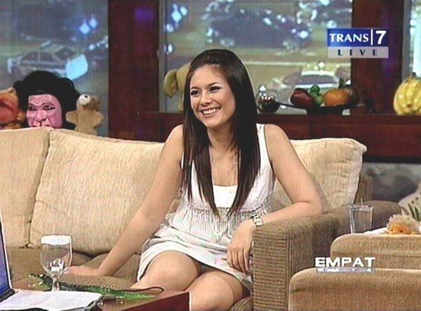 pakaian wanita