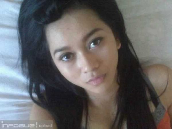 tante pake baju tidur