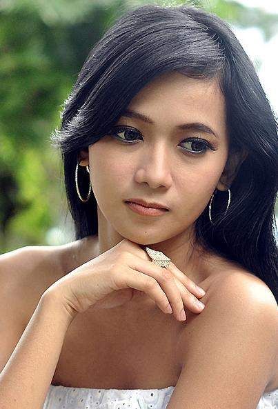 aura kasih bra