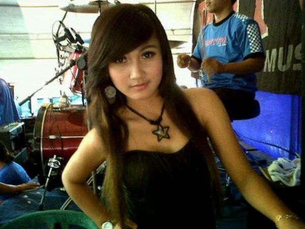 gambar sandra dewi