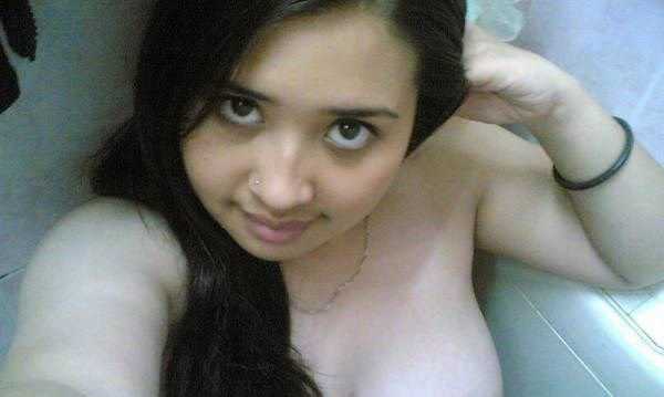 pepek tante tebal