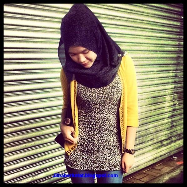gadis baju ketat