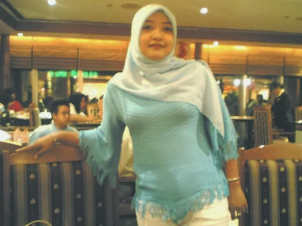 gadis jilbab nakal
