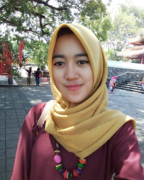 jilbab kena pejuh