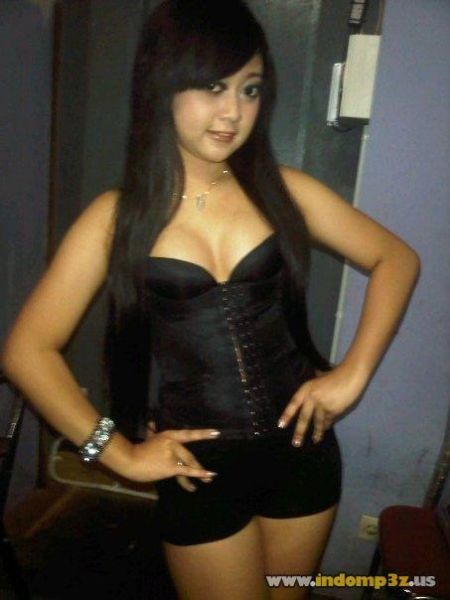 bugil pamer memek