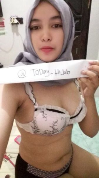 cewek manis berhijab