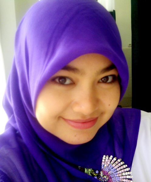 gadis berjilbab bugil