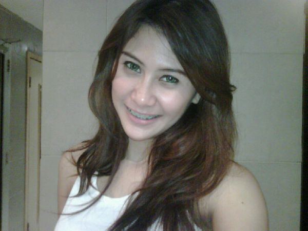sarah azhari bugil di toilet