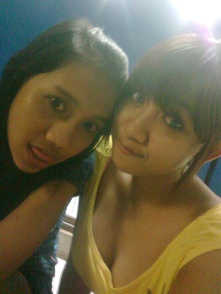 syahrini maju mundur