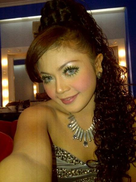 bripka dewi setengah telanjang