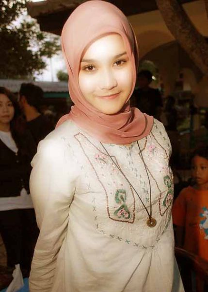 ngintip jilbab bugil
