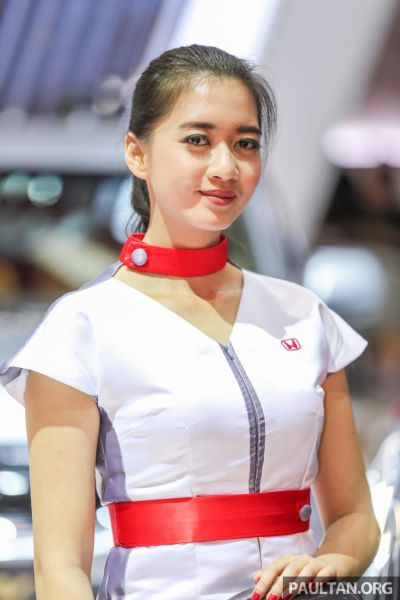 sma cantik pakai rok